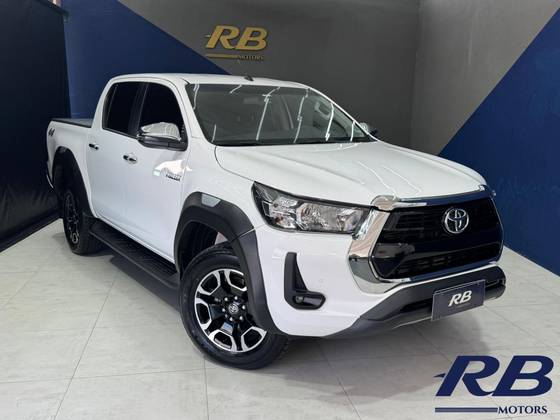 TOYOTA HILUX 2.8 D-4D TURBO DIESEL CD SRV 4X4 AUTOMÁTICO